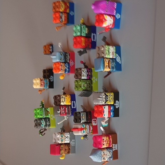 25 SickBricks Characters w/Case - Picture 3 of 8